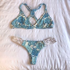 Frankies bikini set.